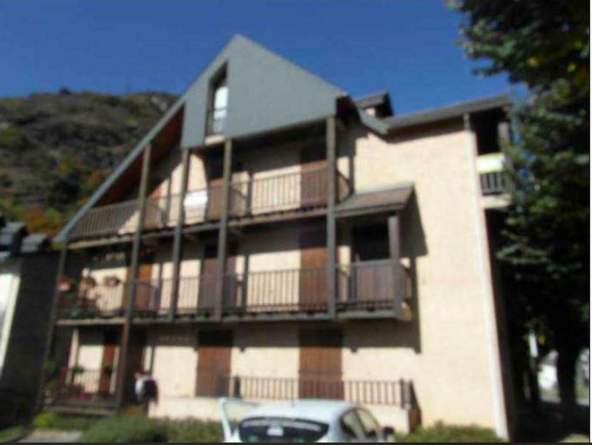 33 Boulevard Charles De Gaulle Bagneres-de-Luchon Bagian luar foto
